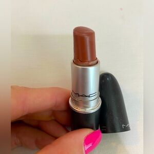 MAC Lipstick “photo” golden brown satin